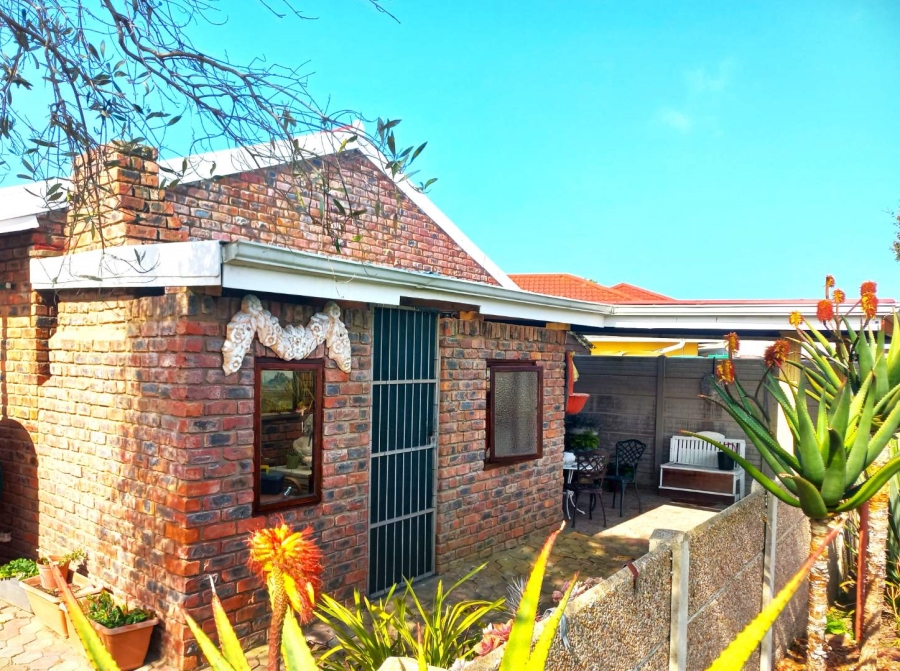 3 Bedroom Property for Sale in Hartenbos Central Western Cape